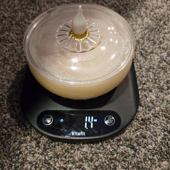 Avon Cotillion Dusting Powder 6 oz. - Picture 4 of 4